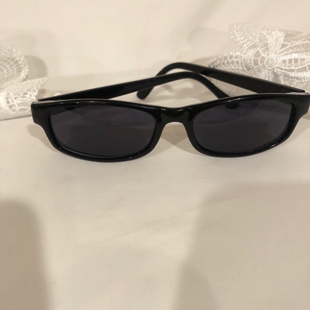 Lord & Taylor black sunglasses NWOT